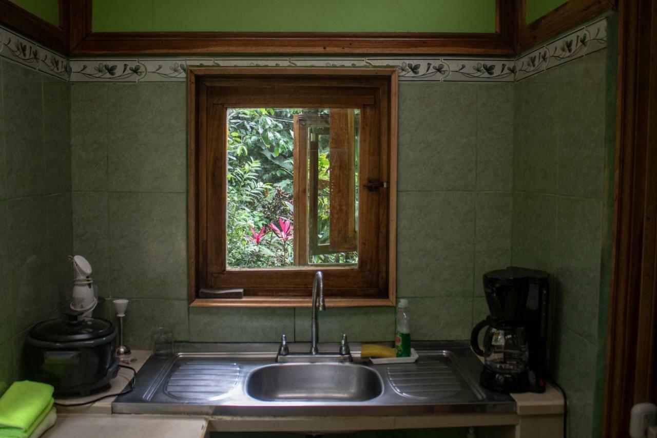 Casa Chilamates Tortuguero Exteriör bild